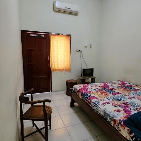 Hotel Metro Kudus Tanggulangin Экстерьер фото