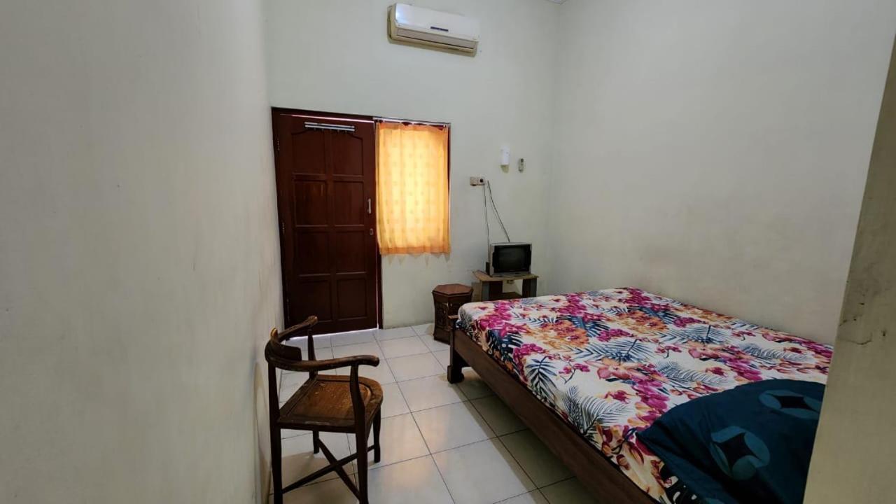 Hotel Metro Kudus Tanggulangin Экстерьер фото